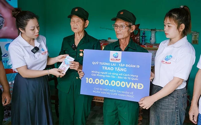 Hình ảnh hỗ trợ khách hàng 24/7